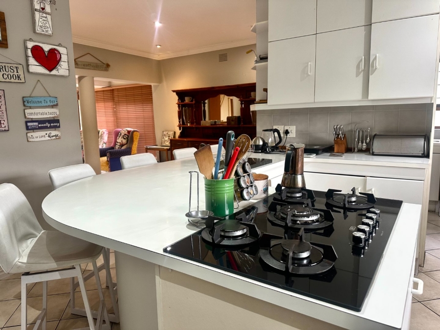 6 Bedroom Property for Sale in Dormehls Drift Western Cape